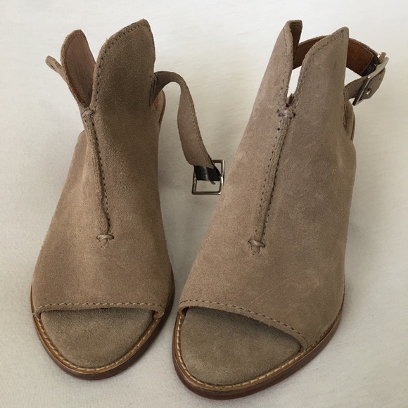 FRYE Dani Shield Sling Back Sandal Heels Open toe Wood wmn 6.5 black Or tan New - Picture 11 of 15